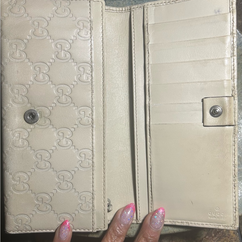 Gucci Beige GG Embossed Card Holder - Picture 5 of 5